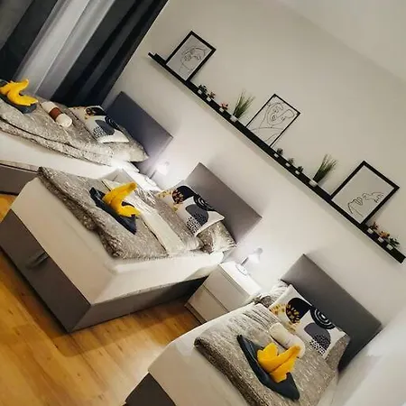 Leon 3 Wunderschoenes Neues Апартаменты